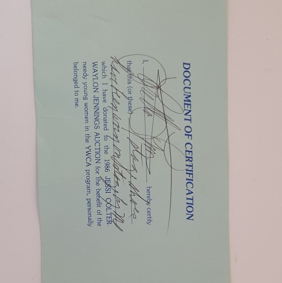 Loretta lynn double signed stage shoes with coa also signed by her. - Picture 9 of 9